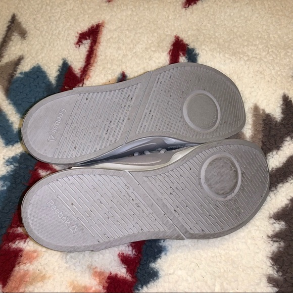 Nike Women’s Tennis Shoes size 7 1/2 - Picture 4 of 6